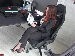 Domination, Femelle, Femme dominatrice, Humiliation, Maîtresse, Bureau, Punition, Jarretelles