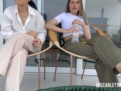 Amateur, Fait maison, Lesbienne, Orgasme, Public, Mouillée