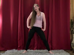 Kinky yoga pants fetish - Milf