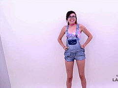 Catchy nubile pussyfucked by agent at modeling audition