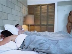 Enthousiasteling, Blond, Gevangen, Sperma, Sperma shot, Moeder, Geschoren, Slapen