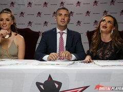 Entrevista, Negro, Rubia, Latina, Tetas naturales, Pequeña, Perforación, Tetas
