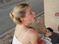 18 jaar, Pijpbeurt, Buiten, Klein, Openbaar, Geschoren, Tiener, Trio