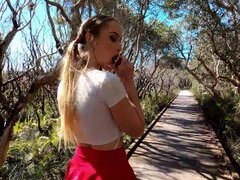 Beauté, Gros seins, Plantureuse, Tir de sperme, En levrette, Pov, Public, Jupe