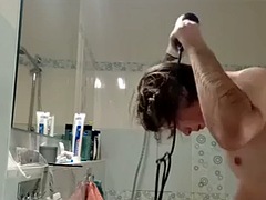 Roman Worm takes a shower!