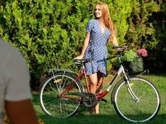 Rubia, Estilo perrito, Besar, Lamidas, Madres para coger, Al aire libre, Coño, Tetas