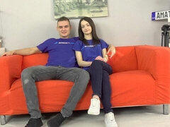 Sucer une bite, Brunette brune, Petite amie, Léchez, Seins naturels, Chatte, Maigrichonne, Adolescente