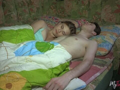 Grosser arsch, Grosser schwanz, Blasen, Braunhaarige, Hundestellung, Natürlichen titten, Jungendliche (18+), Titten