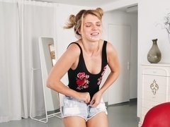 Amateur, Sucer une bite, Tir de sperme, En levrette, Gicler, Adolescente