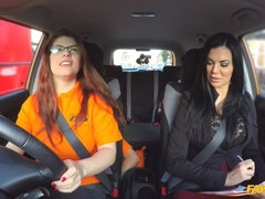 Kont, Grote mammen, Pijpbeurt, Sperma shot, 1 man 2 vrouwen, Kokhalzen, Buiten, Trio