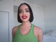 Sucer une bite, Clito, En levrette, Hd, Fille latino, Rasée, Nénés, Vibromasseur