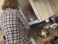 ブロンド, キッチン, 熟年, 淫乱熟女, 天然, パンティ, 一人, オッパイの