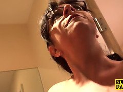 Sadomasochismus, Britisch, Kehlenfick, Aufs gesicht abspritzen, Hd, Reif, Realität, Weibliche ejakulation