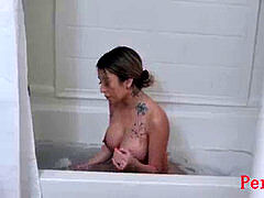 Noire, Sucer une bite, Brunette brune, Famille, Mère que j'aimerais baiser, Maman, Fils