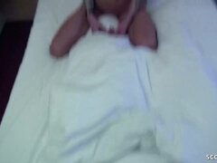 Grosser schwanz, Spermaladung, Schwanz, Aufs gesicht abspritzen, Hardcore, Milf, Dürr, Ehefrau