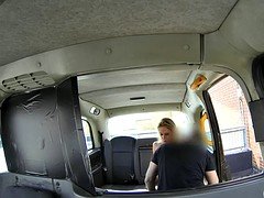 Cheating girlfriend gets her anal pounded in the cab