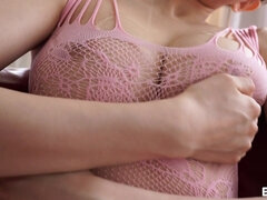 Asiatique, Gros seins, Sucer une bite, En levrette, Fétiche, Branlette thaïlandaise, Hard, Seins naturels