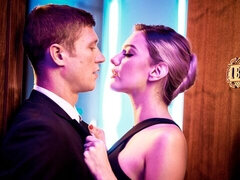 Verga grande, Tetas grandes, Rubia, Mamada, Polla, Madres para coger, Afeitado, Medias largas