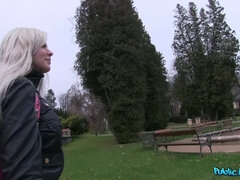 Leie, Bad, Blondine, Vollbusig, Betrug, Im freien, Pov, Titten