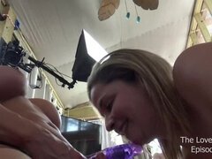 Blond, Bruinharig, Rondborstig, Vingeren, Lesbisch, Moeder die ik wil neuken, Kut duiken, Voorbinddildo