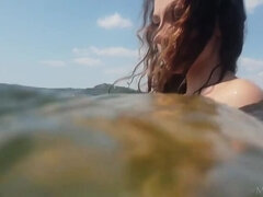 Plage, Brunette brune, Femelle, Fétiche des pieds, Hd, Nudiste, Solo, Sous la jupe