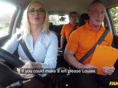 Leie, Grosser schwanz, Grosse titten, Blondine, Hochschule, Handjob, Tätowierung, Titten