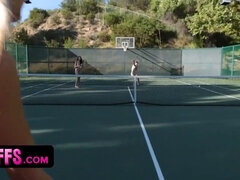 Hd, Lecken, Orgie, Party, Sohn, Flotter dreier, Titten, Nass