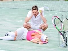 Grosser arsch, Blondine, Blasen, Fingern, Küssen, Masturbation, Milf, Rock