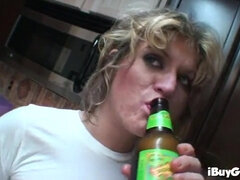 Grote mammen, Vies, Hardcore, Gezichtspunt, Kut duiken, Geschoren, Plagen, Tieten likken