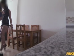 Enthousiasteling, Pijpbeurt, Rondborstig, Hondjeshouding, Sperma in gezicht, Handbeurt, Gezichtspunt, Uniformpje