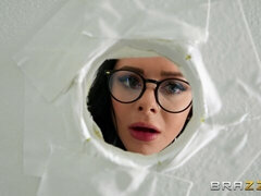 Amateur, Gros cul, Grosse bite, Sucer une bite, Trou de la gloire, Mère que j'aimerais baiser, Jarretelles, Tatouage