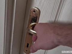 Tussi, Blasen, Braunhaarige, Spermaladung, Pov, Öffentlich, Flotter dreier, Zwillinge