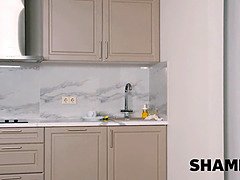 Sucer une bite, Brunette brune, Femme couguar, Gode, Mature, Mère que j'aimerais baiser, Maman