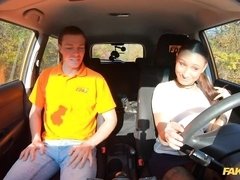 お尻, フェラチオ, 茶髪の, 巨乳な, 車, 手コキする, アウトドア, ティーン