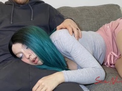 Gros cul, Sucer une bite, En levrette, Faciale, Seins naturels, Soeurs, Dormant, Tabou