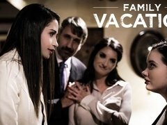 Lécher le cul, Gros seins, Sucer une bite, En levrette, Branlette thaïlandaise, Embrassement, Chatte, Adolescente