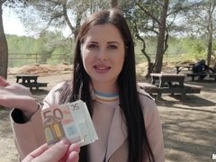 Blasen, Braunhaarige, Geld, Öffentlich, Muschi, Reiten, Verführt, Rasiert