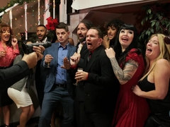 Grote mammen, Pijpbeurt, Sperma shot, Hardcore, Rijpe lesbienne, Moeder, Pornster, Trio