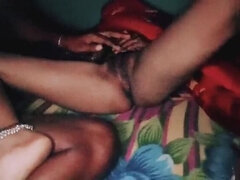 18 ans, Conversation vulgaire, Hd, Indienne, Lesbienne, Léchez, Maman, Public