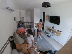 Entre bastidores, Culo grande, Verga grande, Masturbación, Mamá, Madrastra, Trio