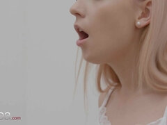 Blond, Schattig, Hardcore, Zoenen, Orgasme, Kut duiken, Geschoren, Tiener