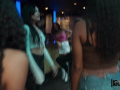 Pijpbeurt, Hondjeshouding, Sperma in gezicht, Handbeurt