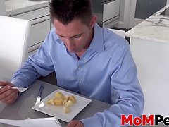 美人, ブロンド, フェラチオ, 巨乳な, エロ熟女, 旦那, 母, 義母