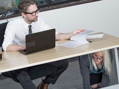 Grote kont, Pijpbeurt, Lul, Hondjeshouding, Natuurlijke tieten, Kousen, Tiener, Tieten likken