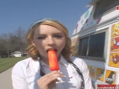 アメリカ人, ブロンド, 大学生, 口内発射, 顔射, ガリガリ, スカート, オッパイの