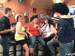 お尻, ぽっちゃり, エロ熟女, イマラチオ, 淫乱熟女, 母, パーティ, オッパイの