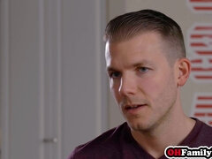 18 ans, Grosse bite, Sucer une bite, Gorge profonde, En levrette, Hard, Petite femme, Adolescente