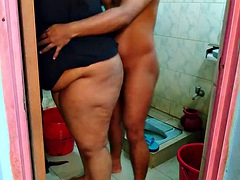 Salle de bains, Beauté, Hard, Mère que j'aimerais baiser, Douche, Belle mère, Tabou, Sous la jupe