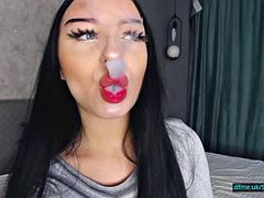 Meet her live chat awayits just one click. Come for the content, stay for the community