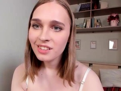 Young amateur teen in solo masturbation playing with herself